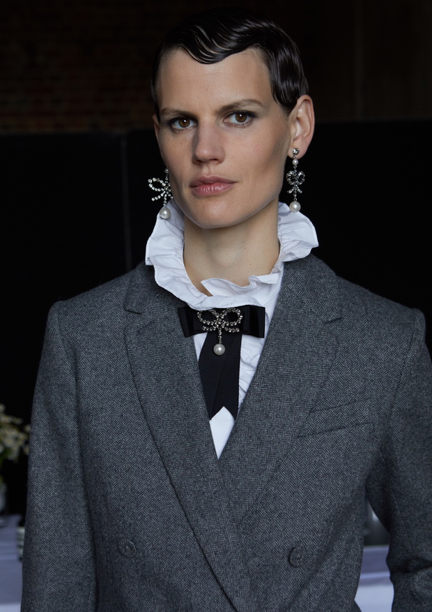 Saskia de Brauv w kampanii Erdem x H&M