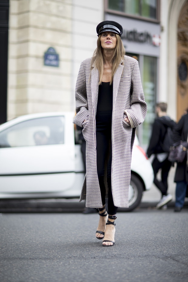 Anna Dello Russo w kaszkiecie na Paris Fashion Week