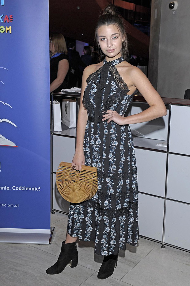 Gwiazdy i blogerki w kolekcji ERDEM x H&M: Julia Wieniawa w sukience z kolekcji ERDEM x H&M