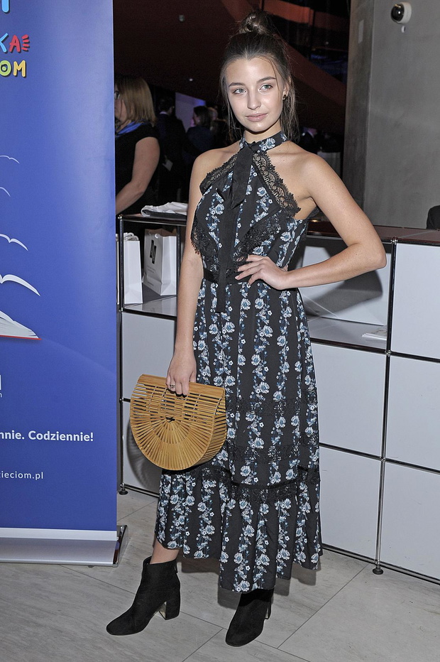 Gwiazdy i blogerki w kolekcji ERDEM x H&M: Julia Wieniawa w sukience z kolekcji ERDEM x H&M