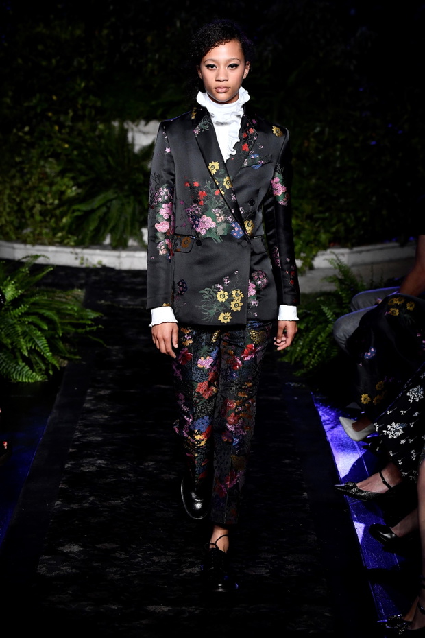 Pokaz kolekcji ERDEM x H&M odbył się w The Ebell of Los Angeles