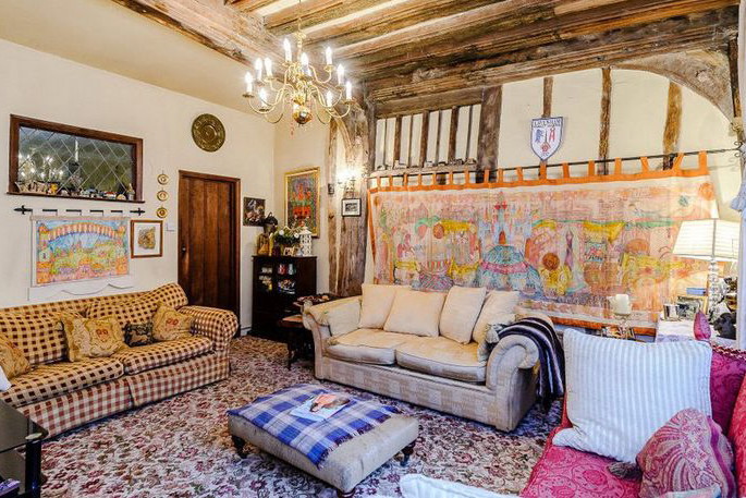 Dom De Vere House znajduje się niedaleko Londynu