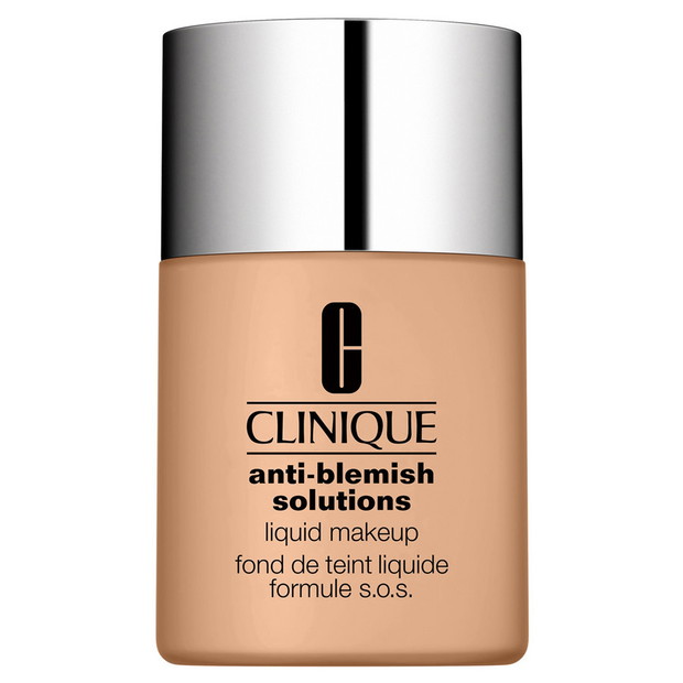 Zastępca Redaktor prowadzącej Glamour.pl Kinga Nowicka poleca: Clinique Anti-Blemish Solutions Liquid Makeup