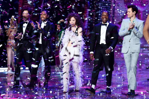 Miguel. Jane Zhang, Leslie Odom Junior i Harry Styles na pokazie Victoria