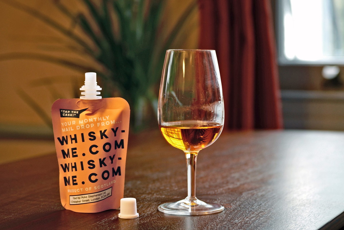 Whisky w woreczku, które wygląda jak sok ze sklepiku