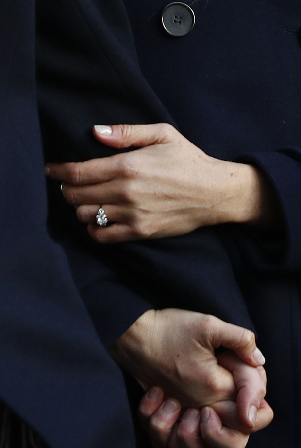 Meghan Markle i książę Harry przeciwnie niż Kate Middleton i książę William wielokrotnie przyłapani byli trzymając się za ręce.