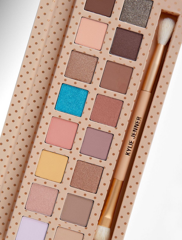 Paletka cieni Take Me On Vacation Kylie Cosmetics