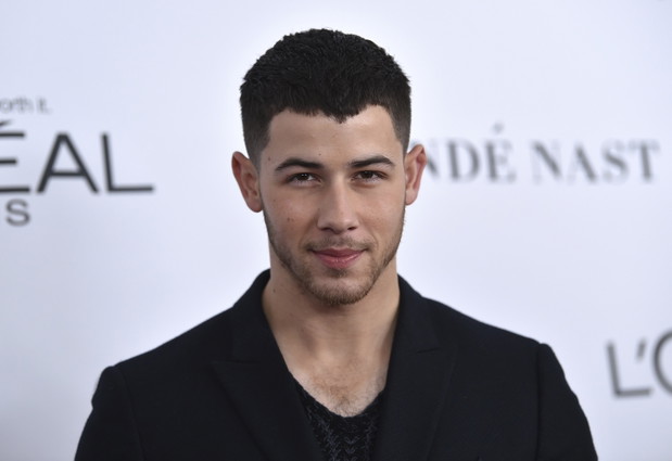 Nick Jonas romansuje z 30 lat starszą Demi Moore!