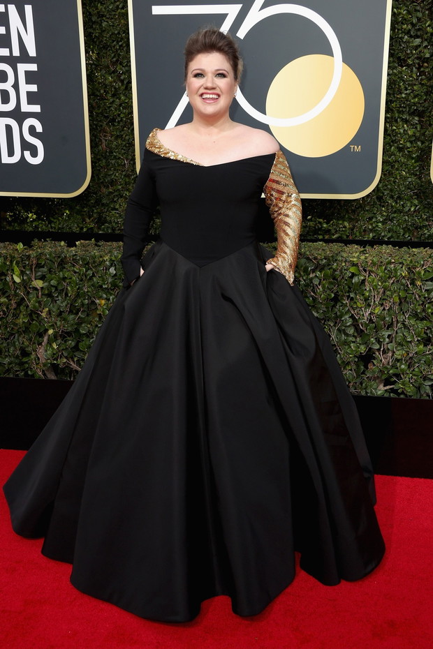 Gwiazdy Złote Globy 2018: Kelly Clarkson w kreacji Christian Siriano