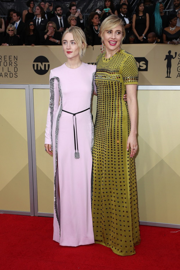 SAG Awards 2018: Saoirse Ronan w Louis Vuitton i Greta Gerwig w kreacji Bottega Veneta