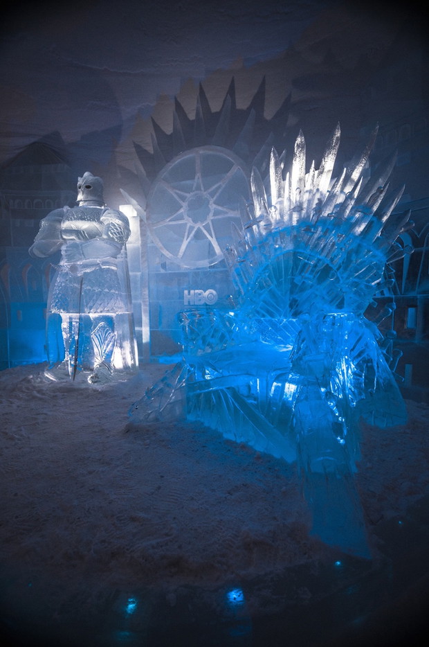 Jest nawet żelazny tron