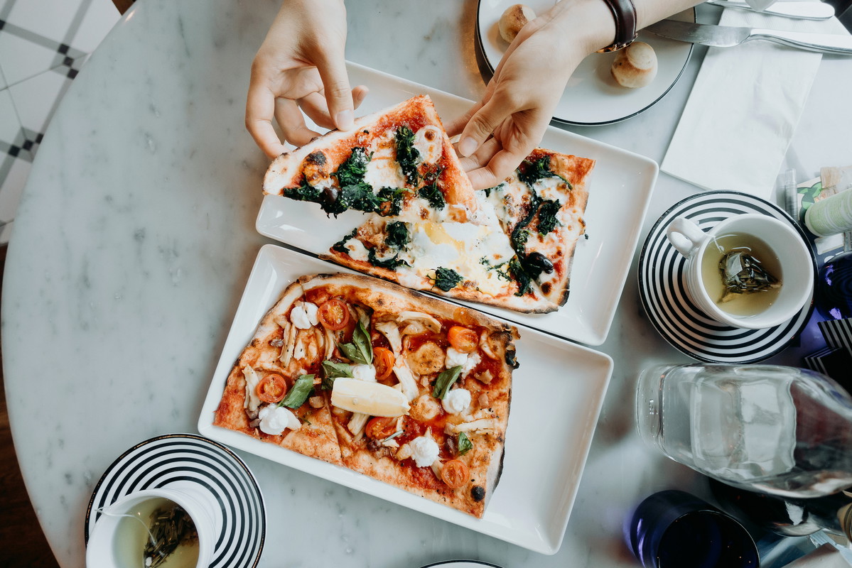 Pizza na śniadanie jest dużo zdrowsza niż płatki?! Naukowcy potwierdzają