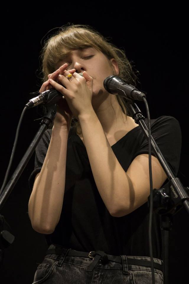Aleksandra Komsta aka Oly. ma 24 lata i pochodzi z Nałęczowa.
