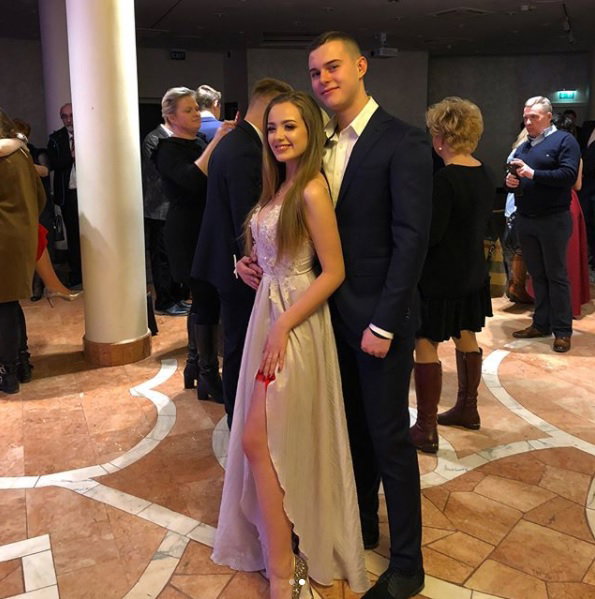 Wiktoria Gąsiewska i Adam Zdrójkowski na studniówce aktorki!