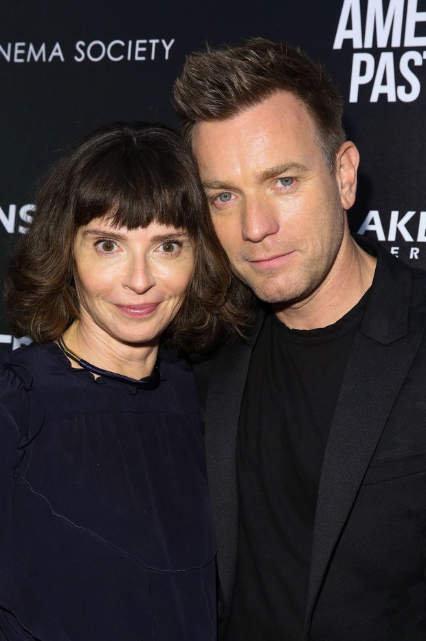 Ewan McGregor i Eve Mavrakis byli małżeństwem przez 22 lata. Mają cztery córki: 21-letnią Clarę, 16-letnią Jamyan, 15-letnią Esther i 6-letnią Anouk.