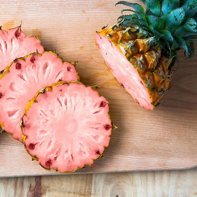 Różowy ananas to najmodniejszy owoc tego sezonu!