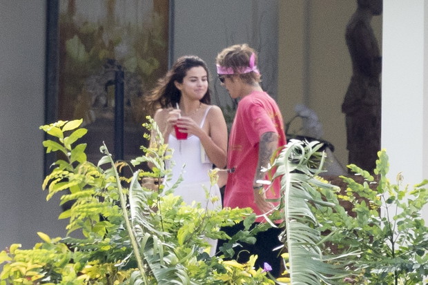 Selena Gomez i Justin Bieber bawili się w weekend na weselu taty artysty