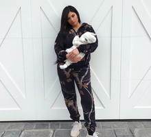 kylie-jenner-stormi-webster-10