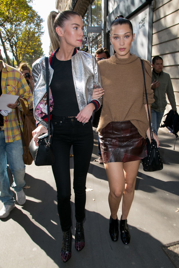 Bella Hadid i Stella Maxwell znają się nie od dziś. Czy ich pocałunek mógł znaczyć coś więcej?
