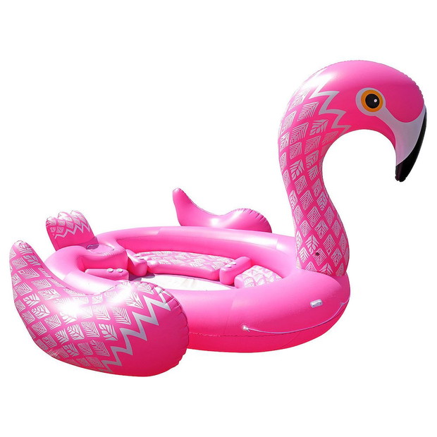 Wśród dmuchanych zabawek nie mogło zabraknąć różowych flamingów!