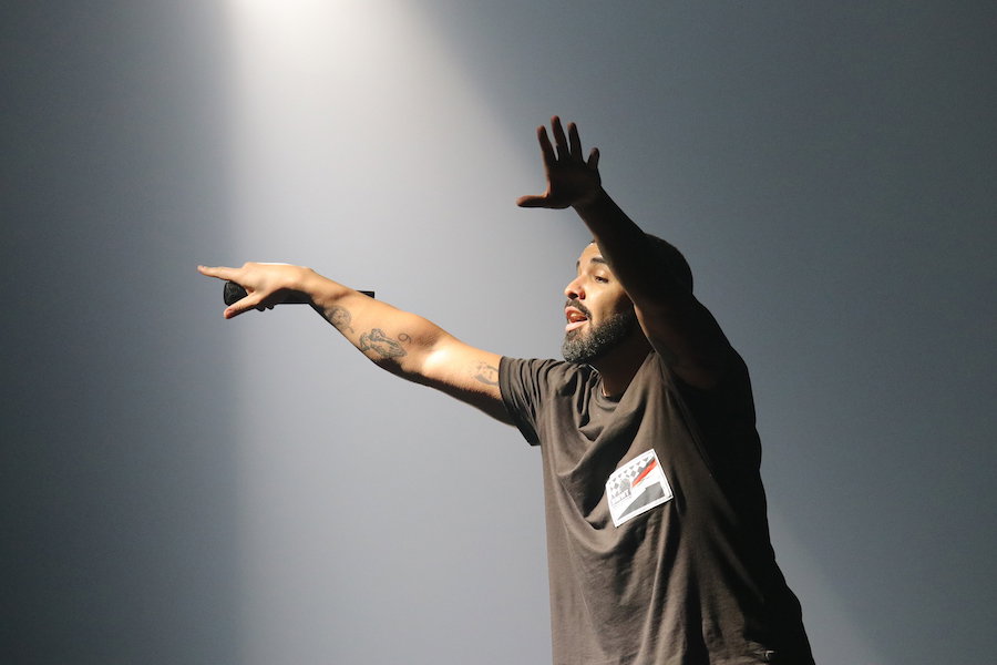 Drake nagrał nowy teledysk, w którym wystąpiło wiele znanych kobiet
