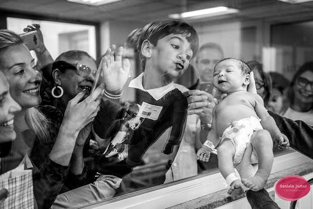 Najlepsze zdjęcie w kategorii Birth Details - „Narodziny brata”; fot. Daniela Justus