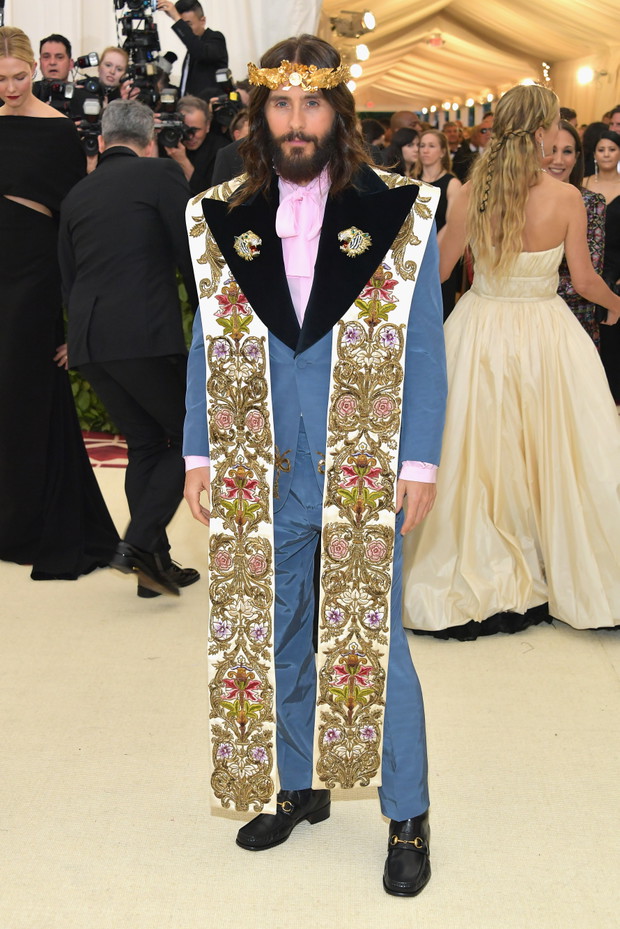 Jared Leto w projekcie Gucci na Met Gali 2018.