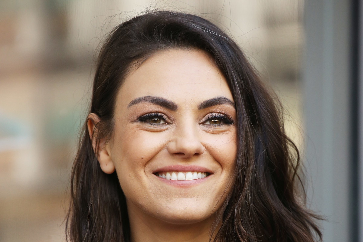 mila-kunis-Billboard-Music-Awards