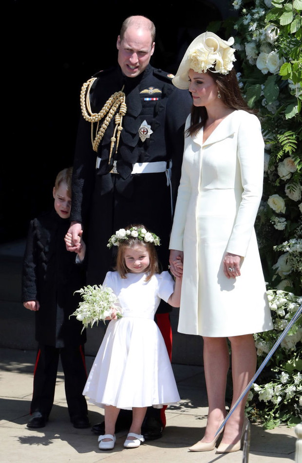 Książę William, księżna Kate, książę George i księżniczka Charlotte na ślubie księcia Harry