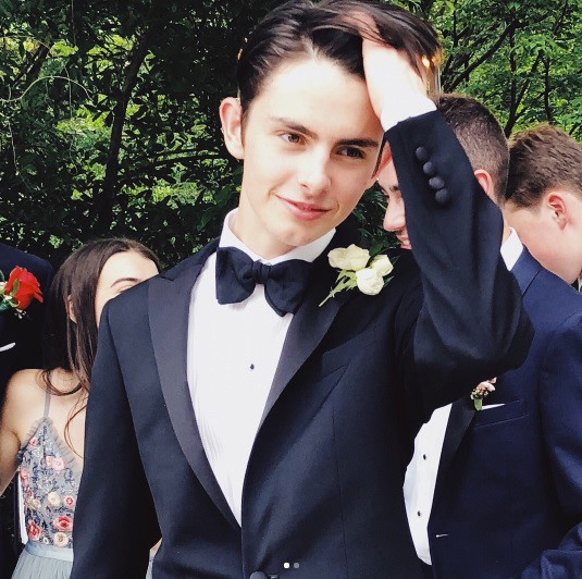 17-letni Dylan Douglas w drodze na studniówkę.
