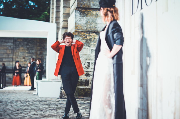 Charlie Heaton i Natalia Dyer zadebiutowali oficjalnie jako para na grudniowej gali Fashion Awards 2017.