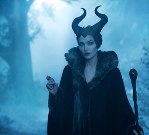 Angelina Jolie i Elle Fanning na planie filmu Czarownica 2
