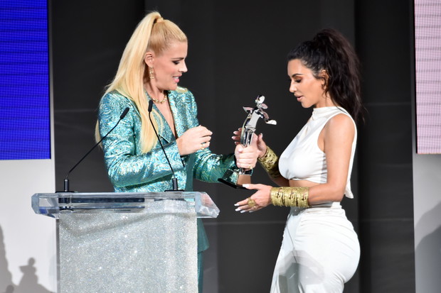 Kim Kardashian odebrała nagrodę w kategorii Fashion Influencer