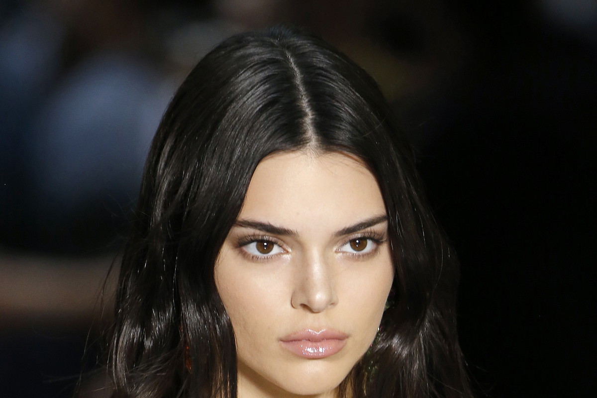 Kendall Jenner wróciła na wybieg po kilku miesiącach przerwy!