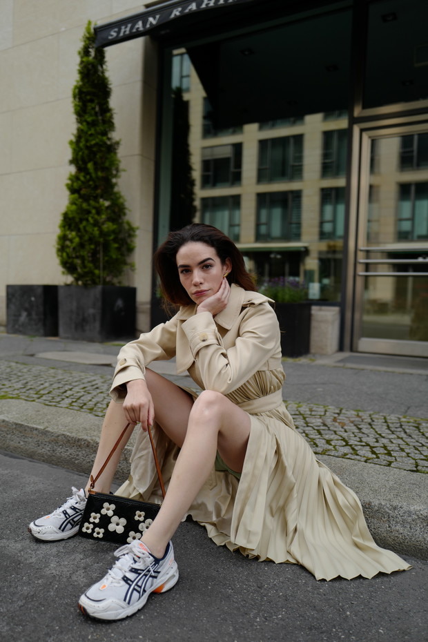 Jak się ubrać do pracy latem? – Pomysł na stylizacje do biura na upały