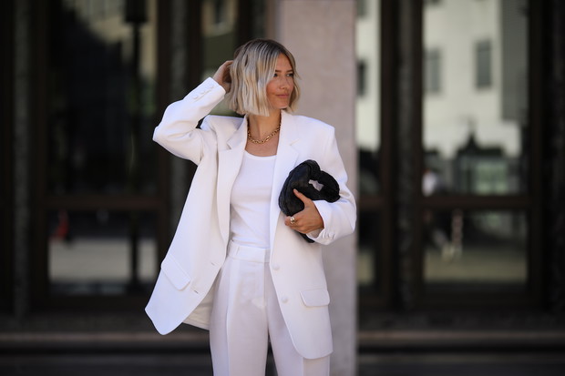 Jak się ubrać do pracy latem? – Pomysł na stylizacje do biura na upały