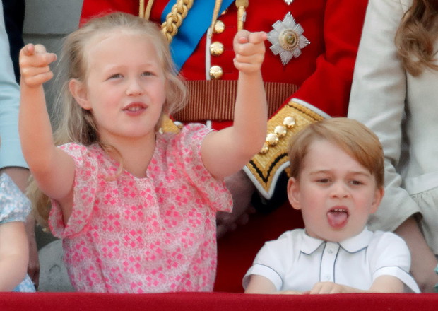 Książę George i jego słodkie minki na balkonie Pałacu Buckingham podczas parady Trooping the Colour 2018