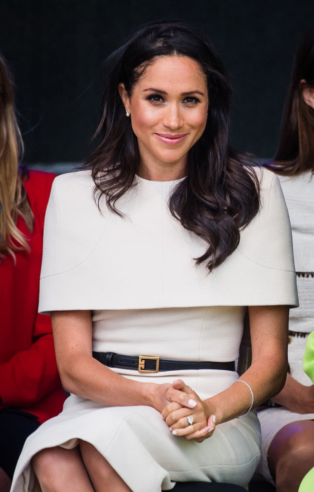 Na tę okazję Meghan założyła sukienkę Givenchy.