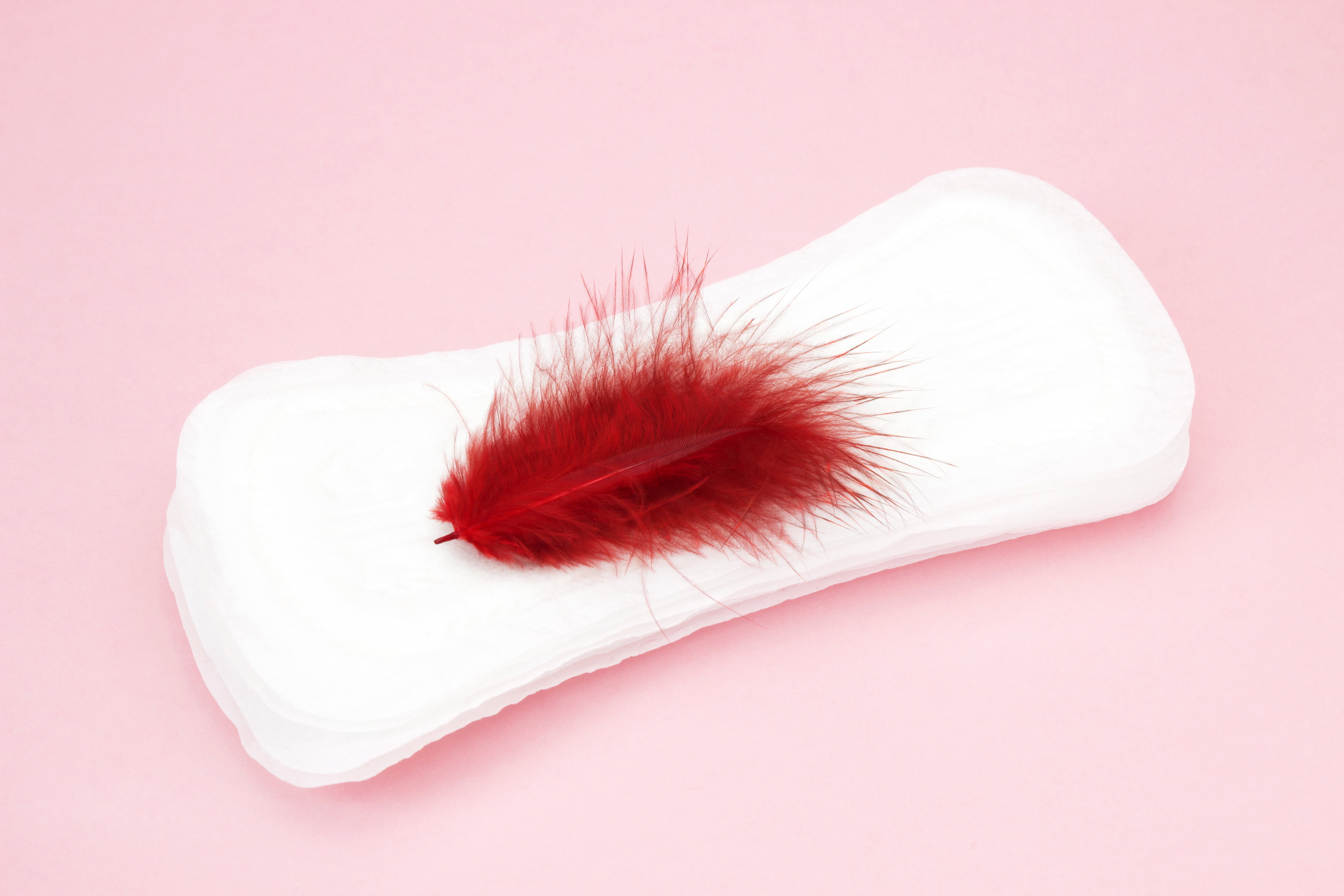 Kolor krwi menstruacyjnej podczas okresu - co oznacza?
