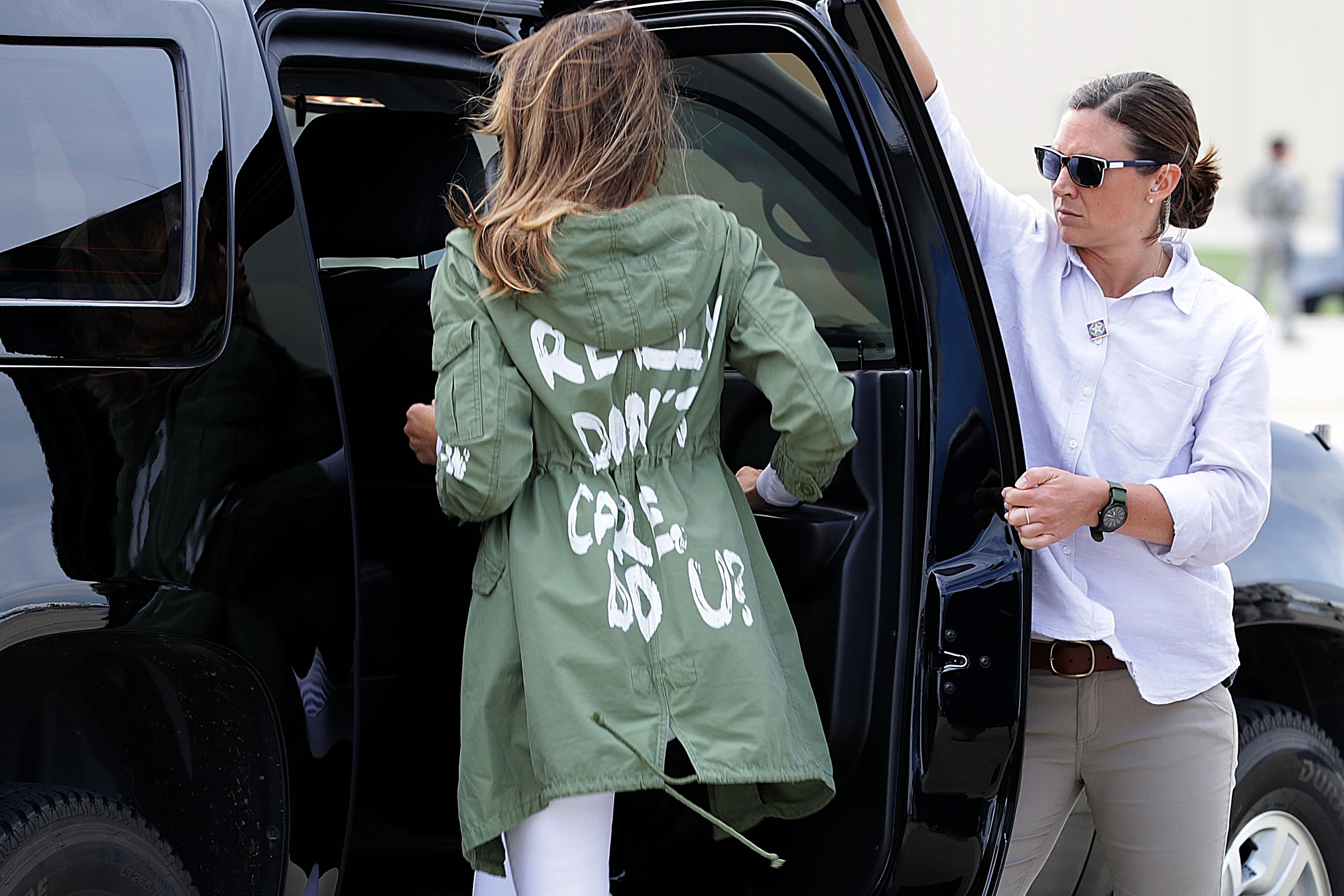 Melania Trump założyła parkę z Zary i wywołała prawdziwą burzę. Niesmak pozostanie na długo…