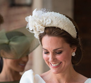 ksiezna-kate-chrzciny-ksiecia-louisa-sukienka-alexander-mcqueen