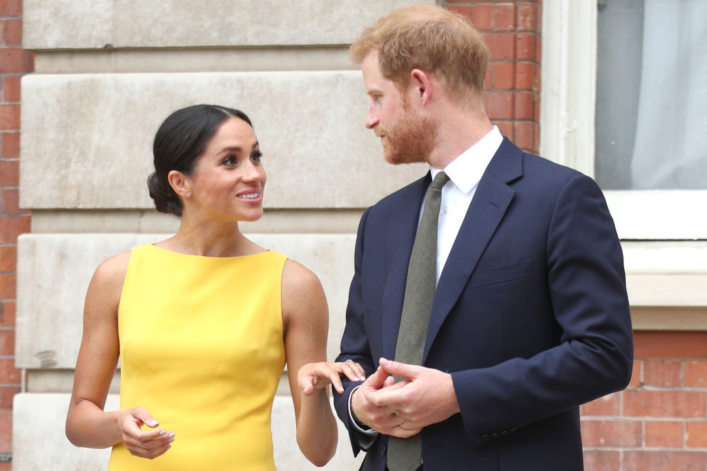 Meghan Markle znowu zachwyciła stylizacją. Księżna Sussex ponownie złamała królewski dress code?
