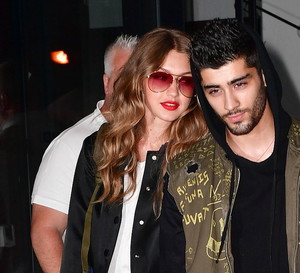 Gigi Hadid i Zayn Malik w takim samym T-shircie! Mają wspólną garderobę?