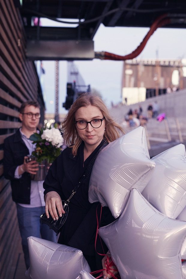 Jak zawsze w biegu - redaktor prowadząca Glamour.pl Ismena Dąbrowska.