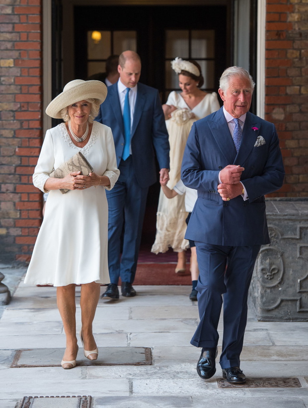 Książę Karol i Camilla Parker Bowles na chrzcie księcia Louisa