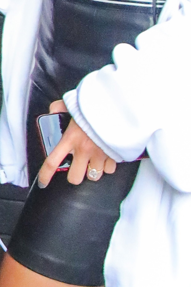 Tak wygląda pierścionek zaręczynowy Hailey Baldwin
