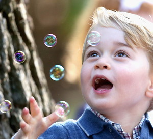 Książę George skończył 5 lat! Oto jego najnowszy (i przesłodki) portret