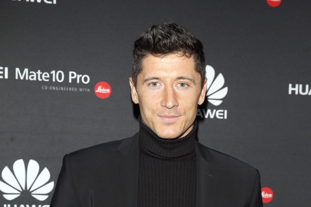 Robert Lewandowski ZAŚPIEWAŁ na weselu Anny Korcz! Ma talent?