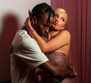 kylie-jenner-urodziny-travis-scott
