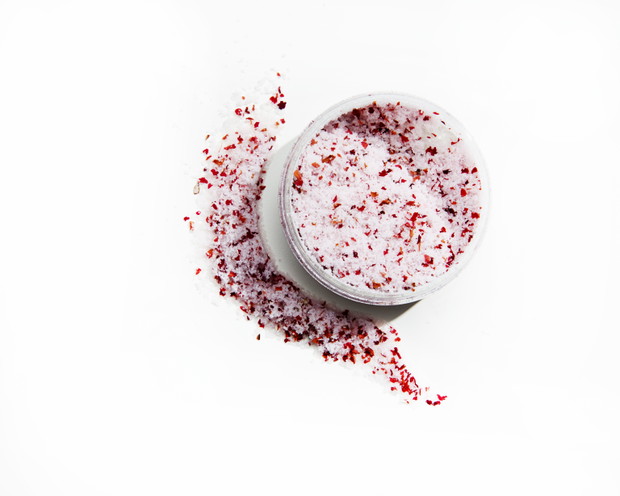 Zmiękczająca sól do dłoni Rose Bath Salt, Herla, 45 zł